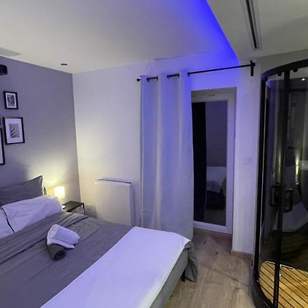 Bienvenue Chez Vous "Appartement Classe 2 Etoiles En Rdc Avec Espace Exterieur Et Parking" โดล ภายนอก รูปภาพ