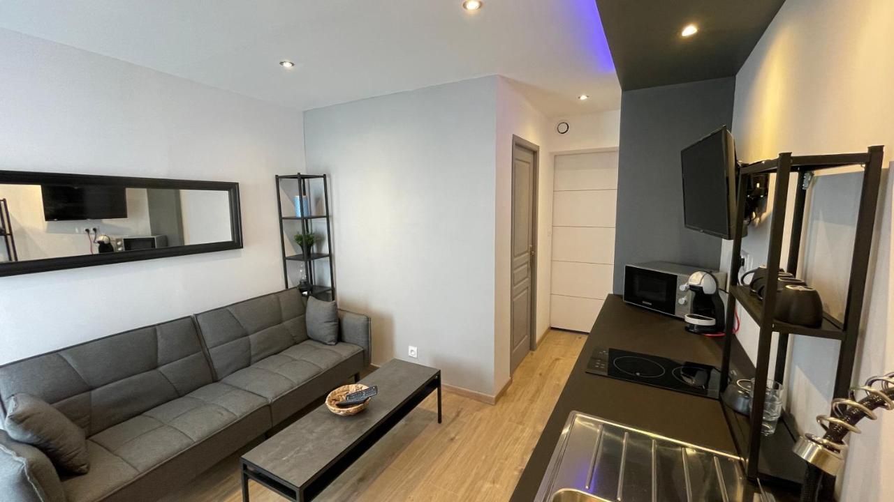Bienvenue Chez Vous "Appartement Classe 2 Etoiles En Rdc Avec Espace Exterieur Et Parking" โดล ภายนอก รูปภาพ