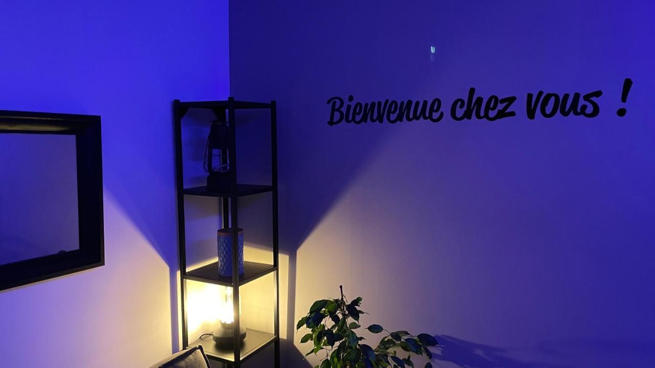Bienvenue Chez Vous "Appartement Classe 2 Etoiles En Rdc Avec Espace Exterieur Et Parking" โดล ภายนอก รูปภาพ